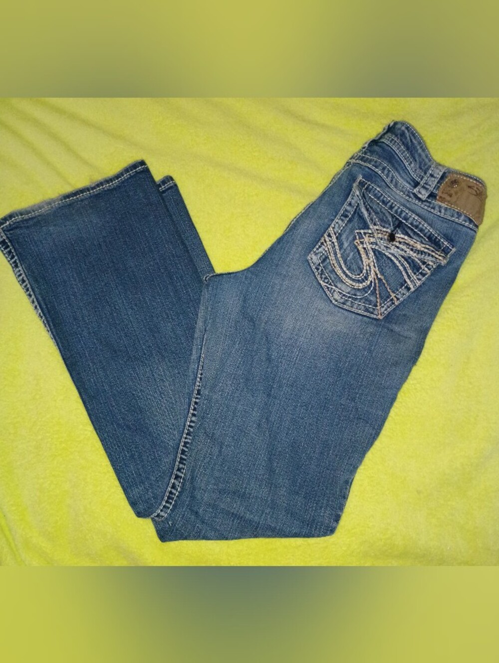 Women's Bootcut Denim Jeans in Medium Blue with Embroidered Back Pockets